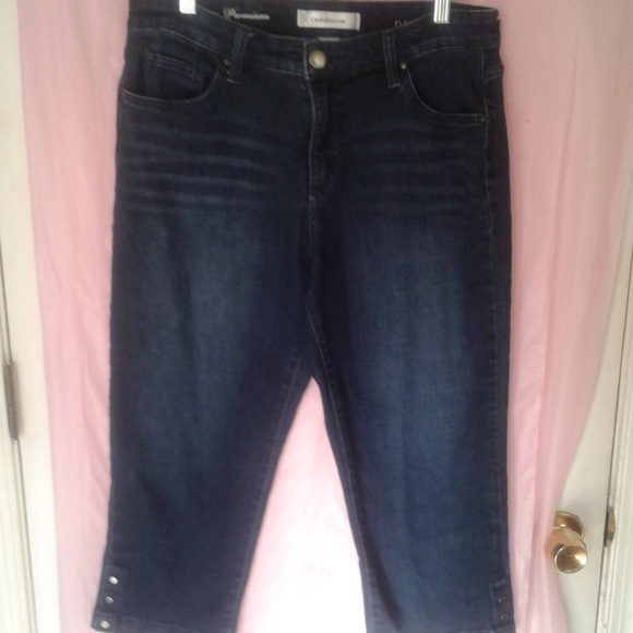 π Croft & Barrow Premium Denim Capris - Picture 7 of 9